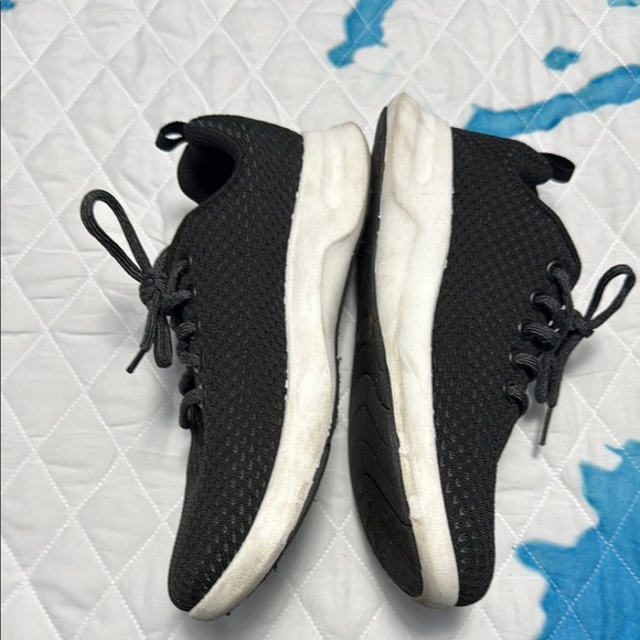 Classic women’s  Black Sneakers - Picture 3 of 5